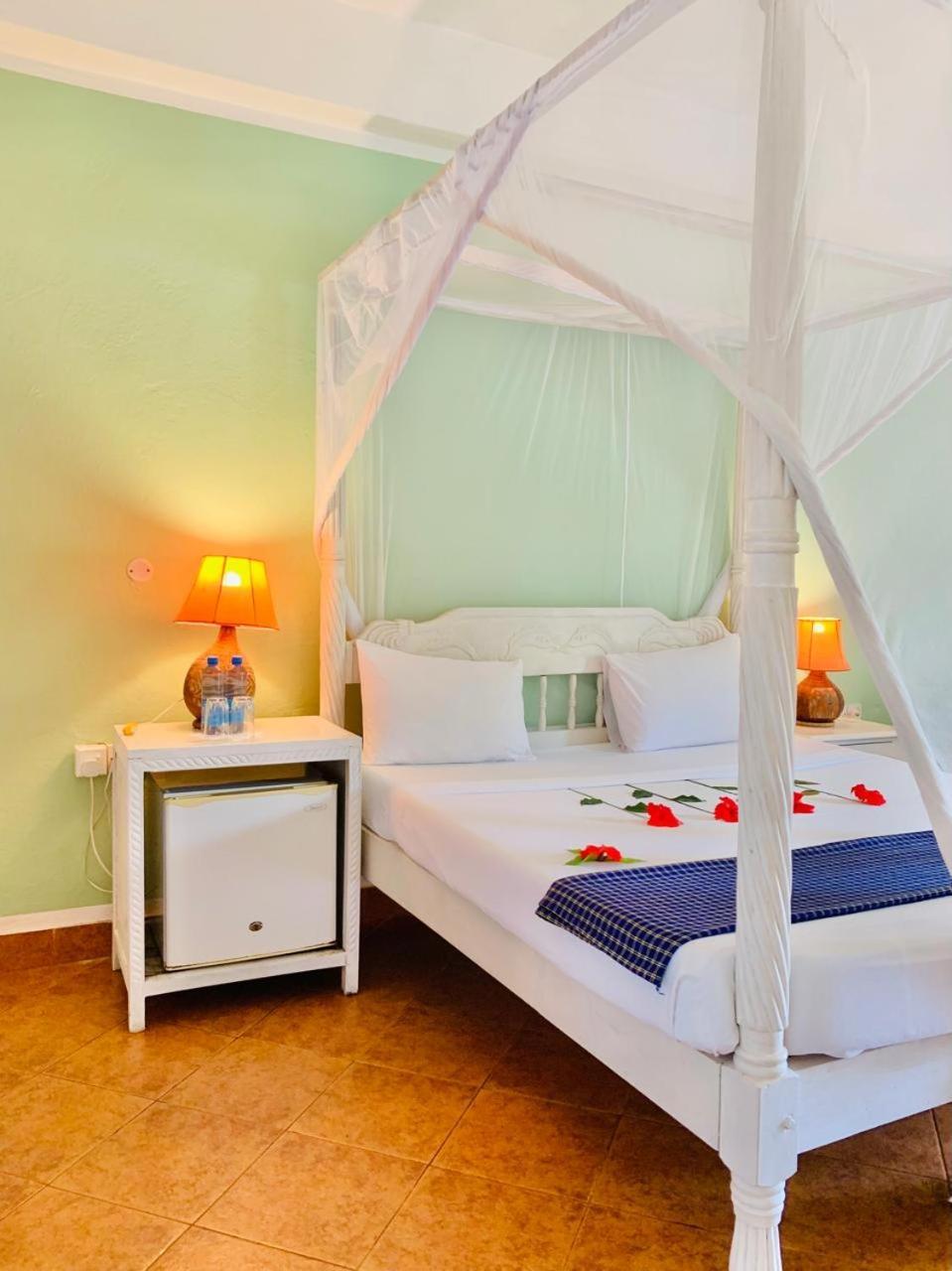 Lily Palm Resort Watamu Exteriör bild